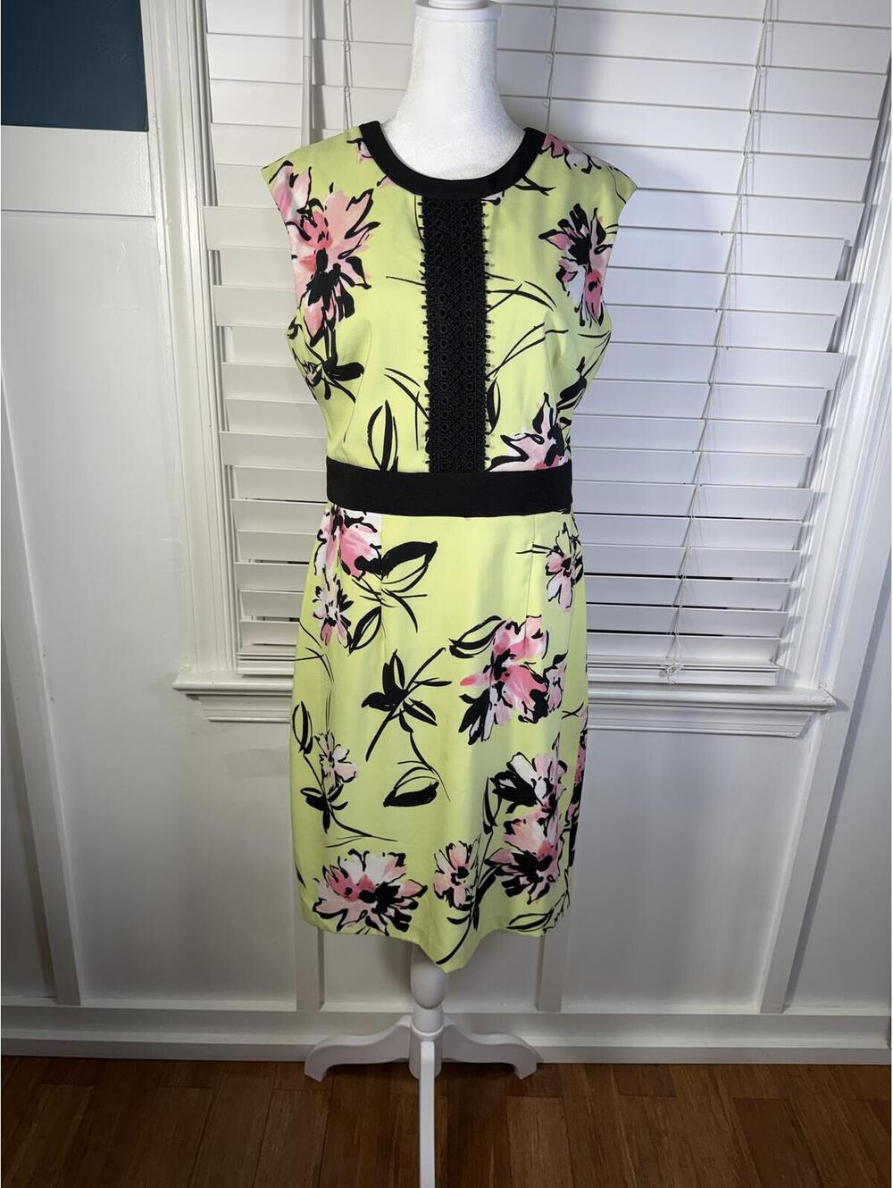 London Times Lime Green Floral Sheath Dress Crochet Lace Accent Size 10